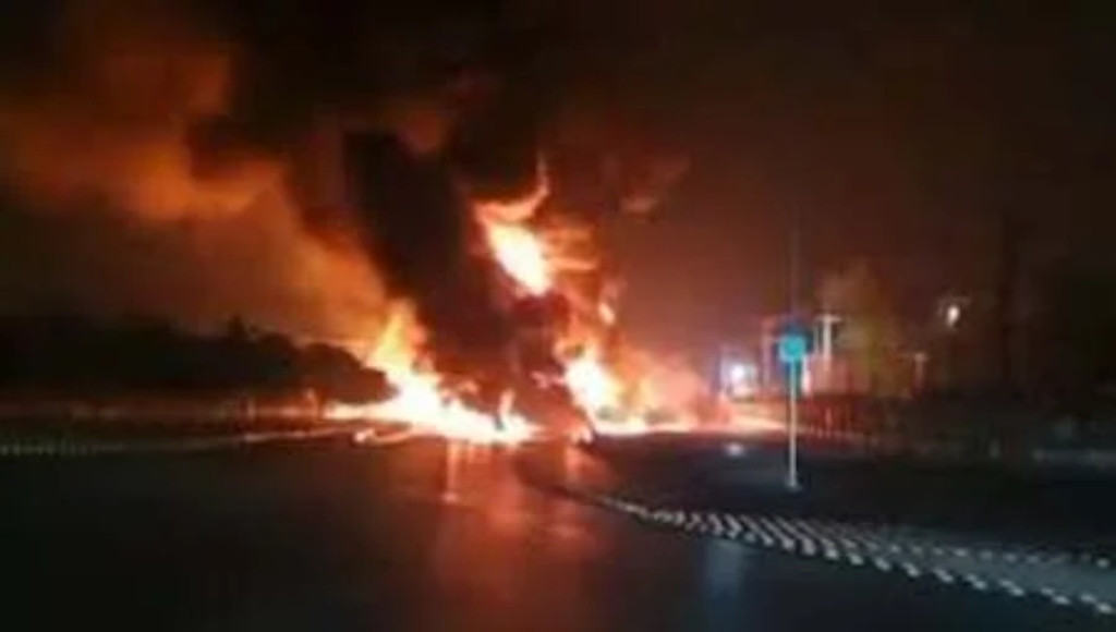 পাকিস্তানের তিন বিমানঘাঁটিতে ভারতের ক্ষেপণাস্ত্র হামলা