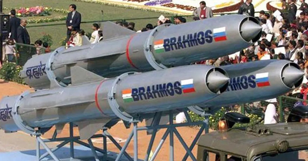 ভারতের ‘ব্রহ্মস’ ক্ষেপণাস্ত্রঘাঁটিতে পাকিস্তানের পাল্টা হামলার দাবি