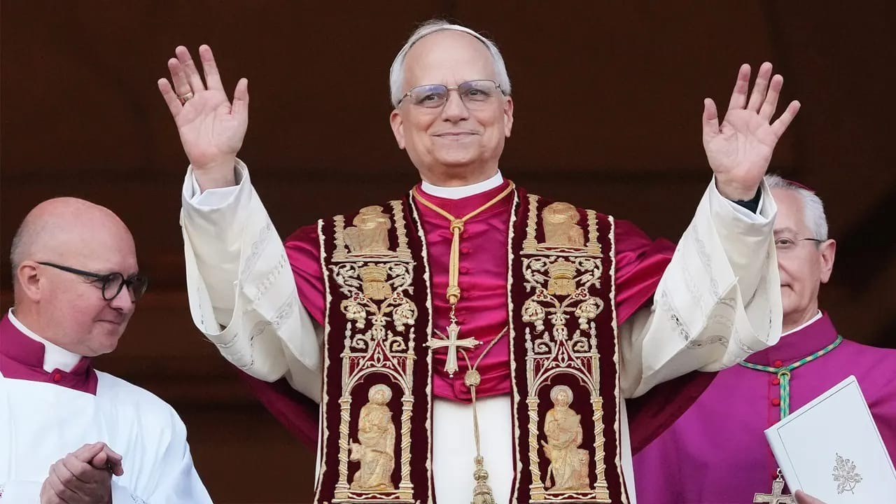 লিও চতুর্দশ নতুন পোপ নির্বাচিত