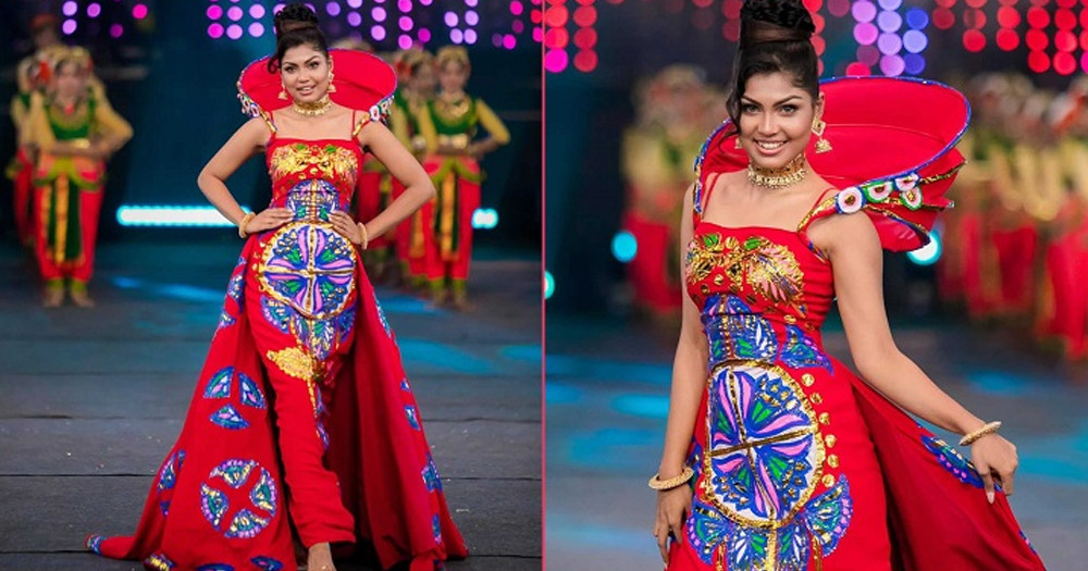 মিস ওয়ার্ল্ডের মঞ্চে রিকশার হুডওয়ালা গাউনে কনিকা