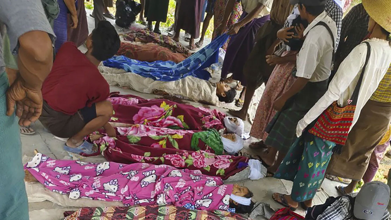 মিয়ানমারে স্কুলে জান্তা বাহিনীর বিমান হামলা, ২০ শিশু নিহত