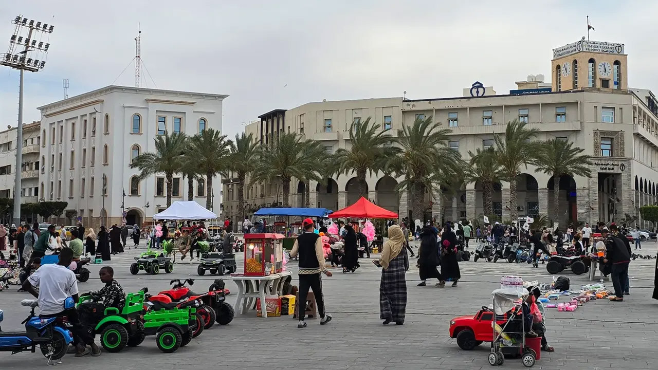 লিবিয়ায় ভয়াবহ সংঘর্ষ, বাসিন্দাদের ঘরে থাকার নির্দেশ