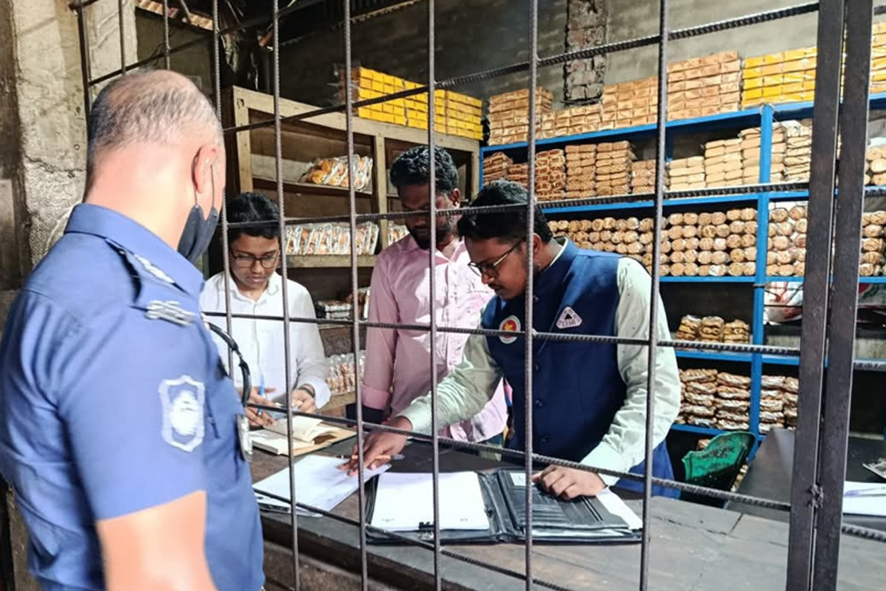 অনুমোদন ছাড়াই বিএসটিআই লোগো ব্যবহার, বেকারি মালিকের অর্থদন্ড