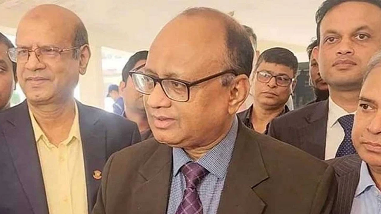 আওয়ামী সরকারের করা চুক্তিতে হাসিনাকে ভারত থেকে আনা সম্ভব: দুদক চেয়ারম্যান