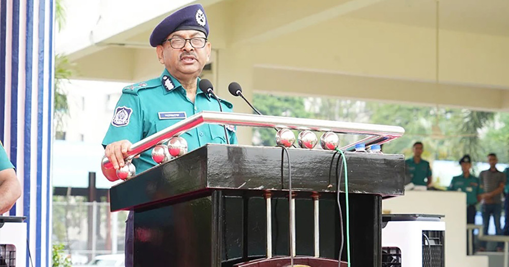 জনগণকে কাঙ্ক্ষিত সেবা দেওয়ার মাধ্যমে মন জয় করতে হবে : ডিএমপি কমিশনার