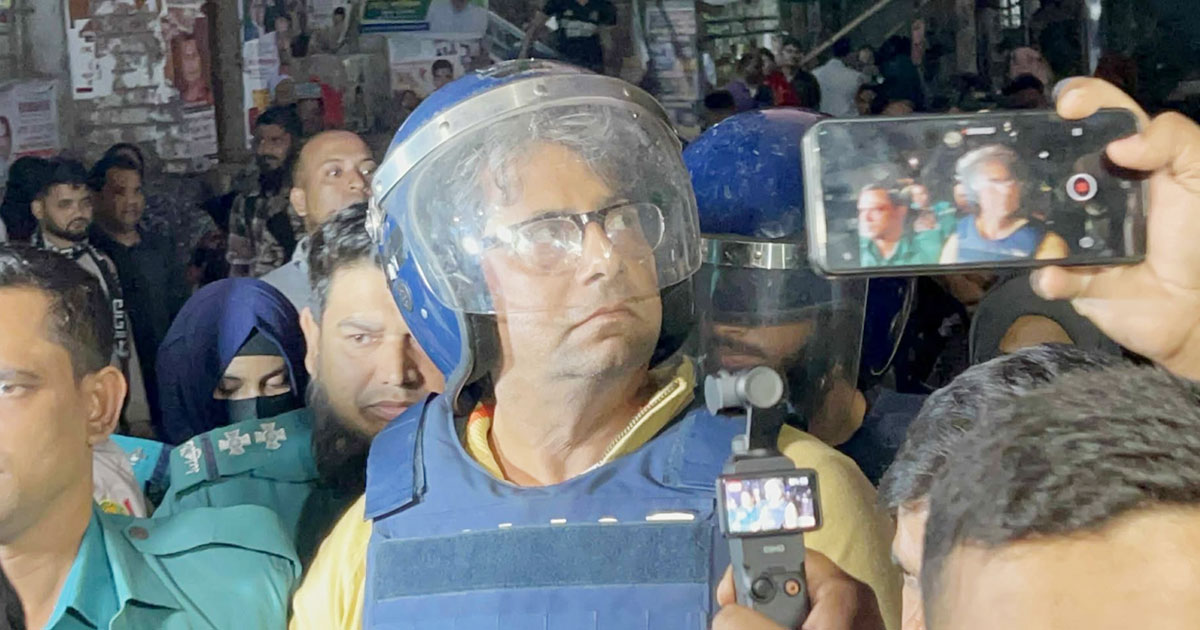 কাঠগড়ায় অঝোরে কাঁদলেন আনিস আলমগীর