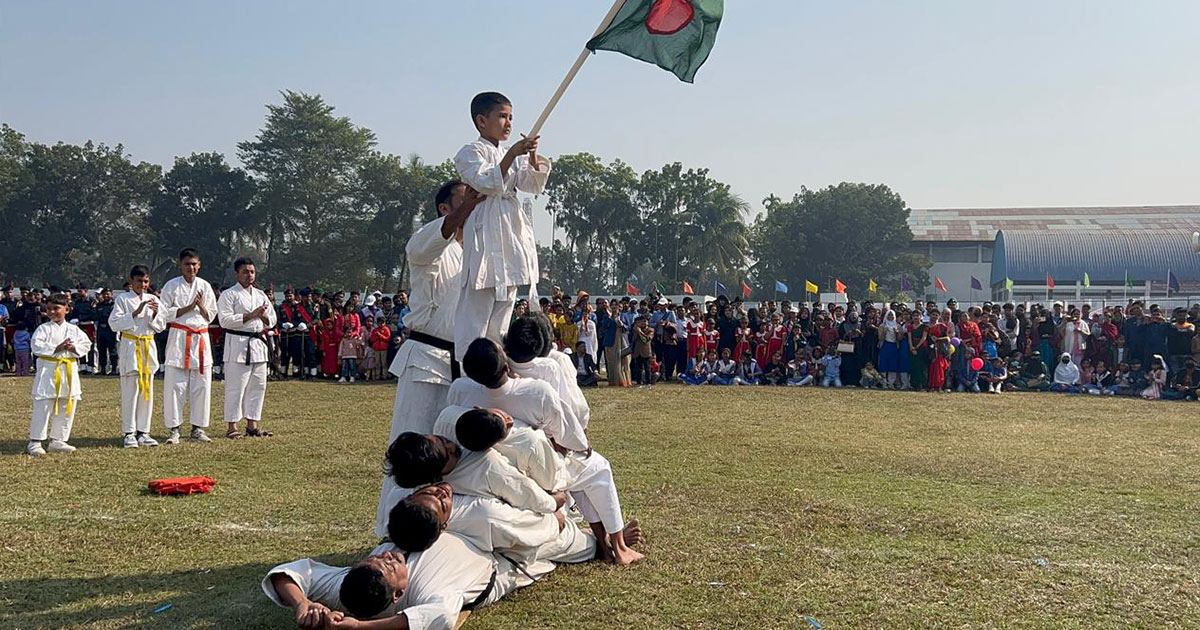 যশোরে লৌহ মানব হিসেবে আখ্যায়িত হলেন মোহন