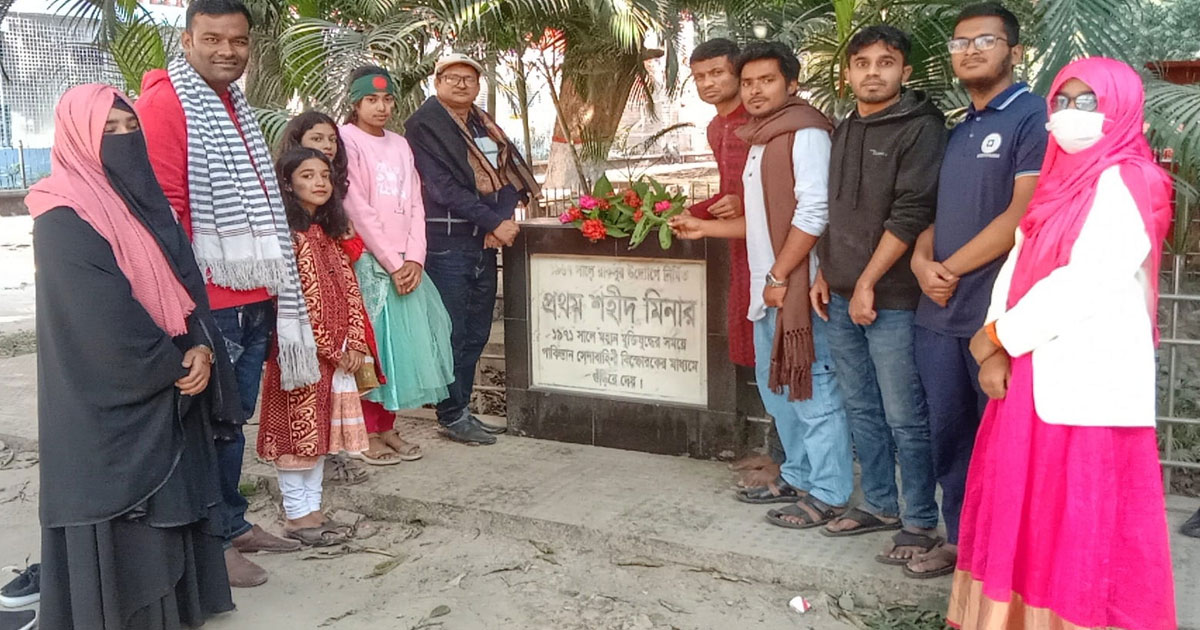 অবহেলিত রাবির প্রথম শহীদ মিনারে বিজয় দিবসে পরিচ্ছন্নতা