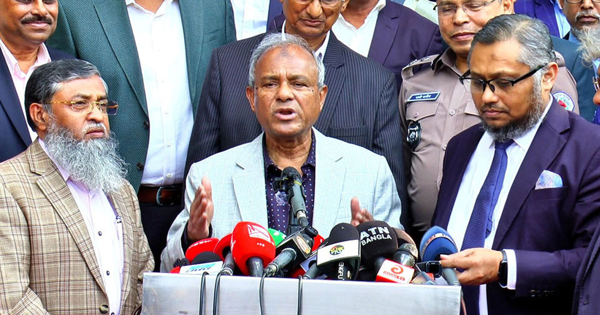 নিরাপত্তা নিয়ে আতঙ্কের কারণ নেই: স্বরাষ্ট্র উপদেষ্টা