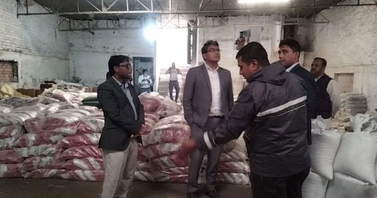 শ্রীপুরে ভেজাল সার কারখানায় অভিযান, অর্ধকোটি টাকার সার জব্দ