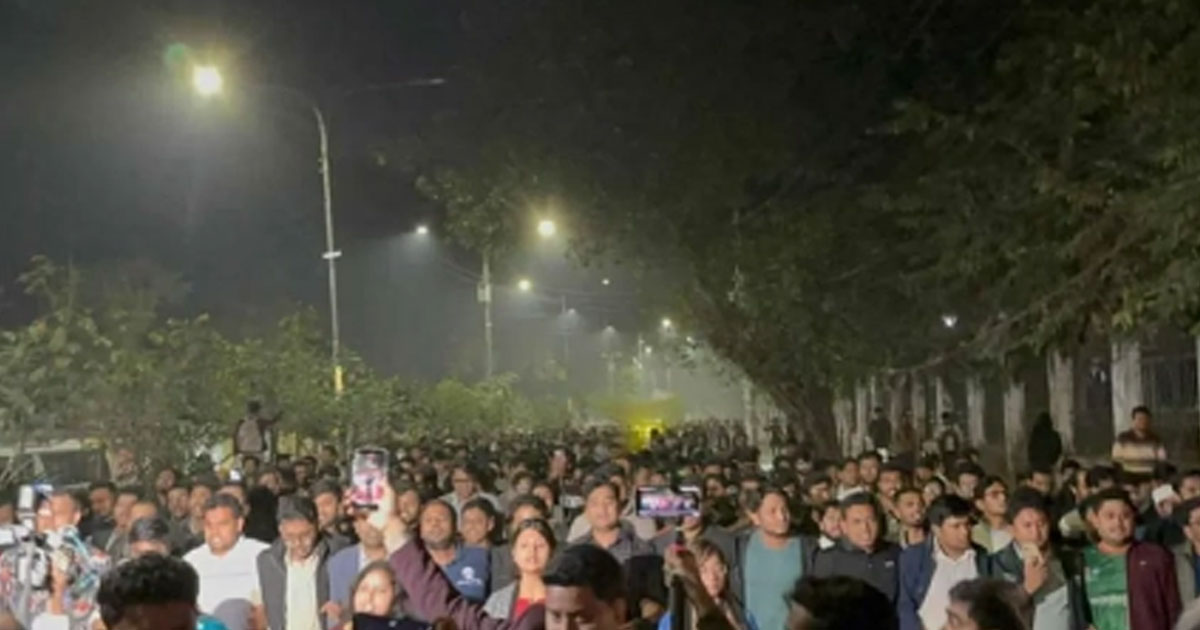 হাদি হত্যার প্রতিবাদে ঢাবিতে ছাত্রদলের বিক্ষোভ মিছিল