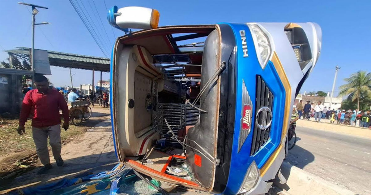 রংপুরে বাড়ছে সড়কে দুর্ঘটনা, ১১ মাসে সড়কে ঝরেছে ২১৩ প্রাণ