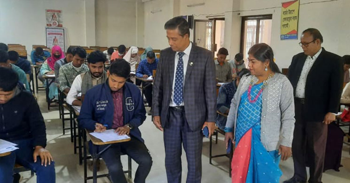 নীলফামারীতে ফ্রিল্যান্সিং প্রশিক্ষণের জন্য পরীক্ষা গ্রহণ