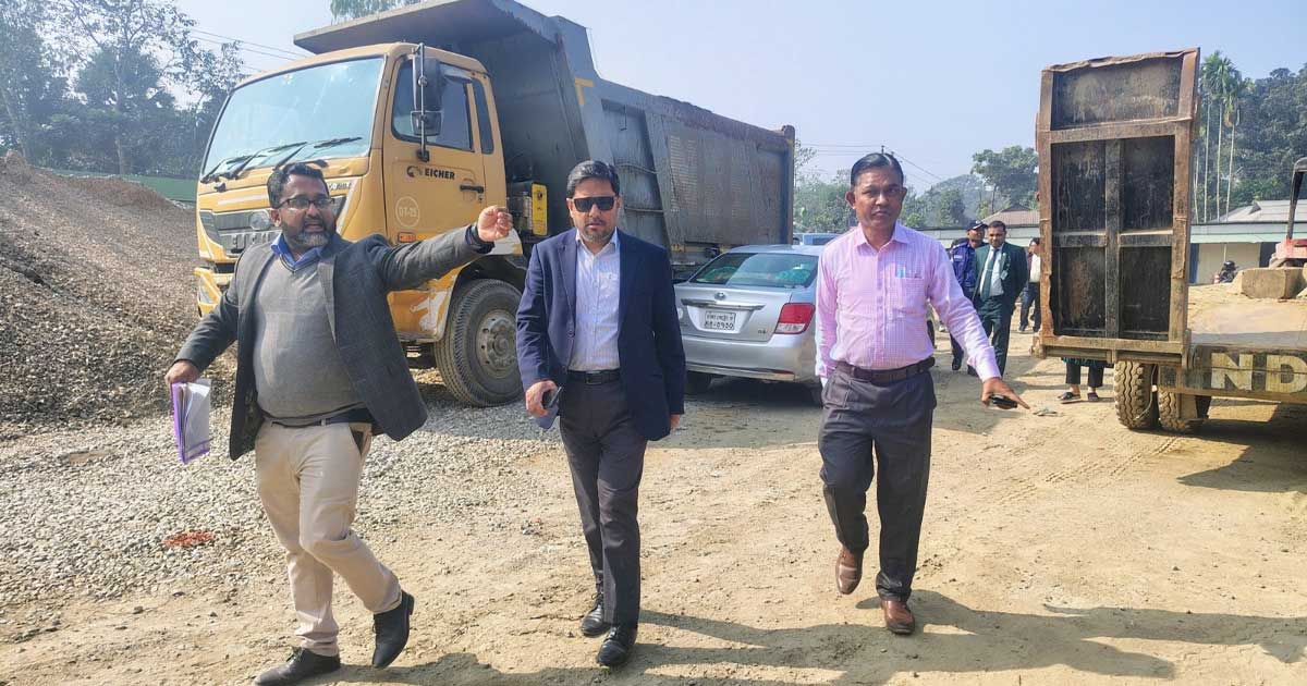 শেরপুরে একনেক প্রকল্পভুক্ত সড়ক পরিদর্শন করলেন জেলা প্রশাসক