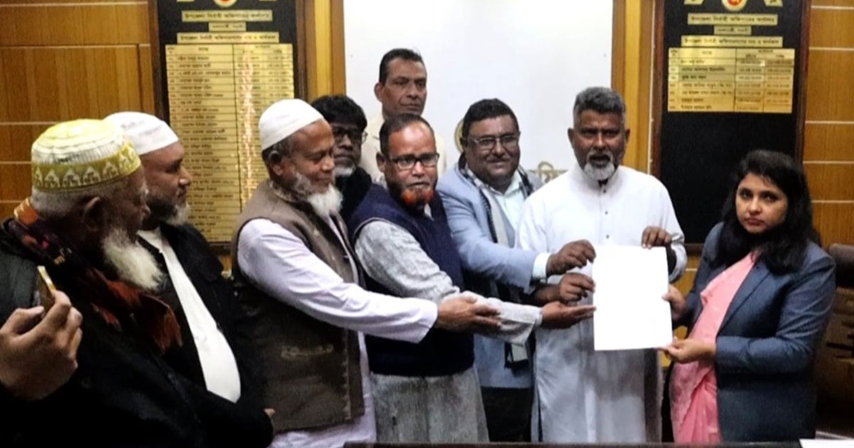 নওগাঁ-৩ আসনে বিএনপির প্রার্থী ফজলে হুদা বাবুলের মনোনয়নপত্র সংগ্রহ