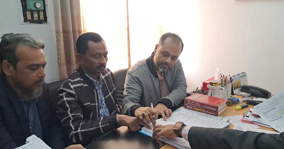বাগেরহাটে আরও একটি  আসনের মনোনয়ন সংগ্রহ সিলভার সেলিমের