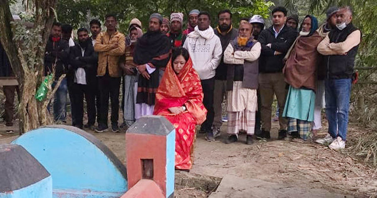 কবর জিয়ারত দিয়ে রুমিন ফারহানার নির্বাচনী যাত্রা শুরু