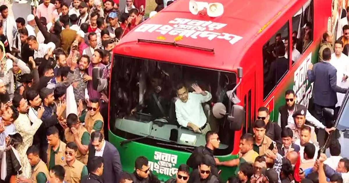 বাবার কবর জিয়ারত করতে সমাধিস্থলে তারেক রহমান