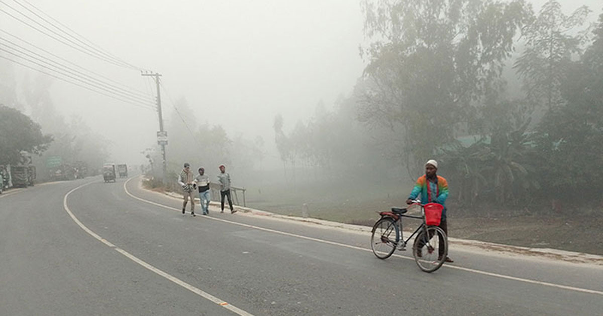 ঘন কুয়াশা, তীব্র শীতে কুড়িগ্রামে জনজীবন থমকে গেছে
