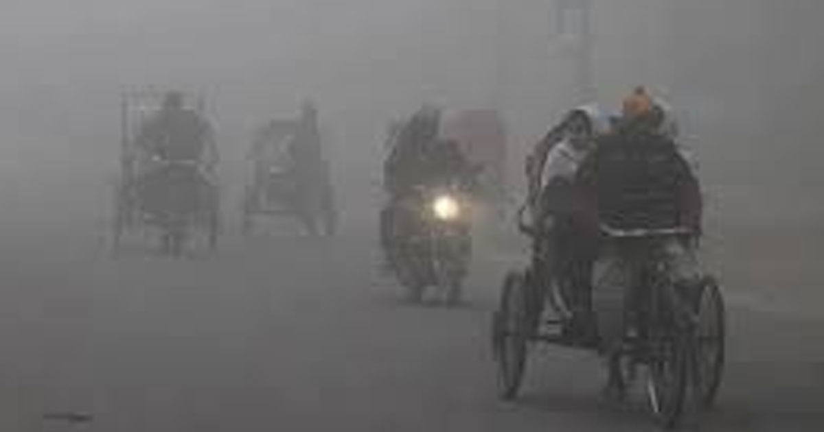 খুলনায় দিনের অর্ধেকেও দেখা নেই সূর্যের