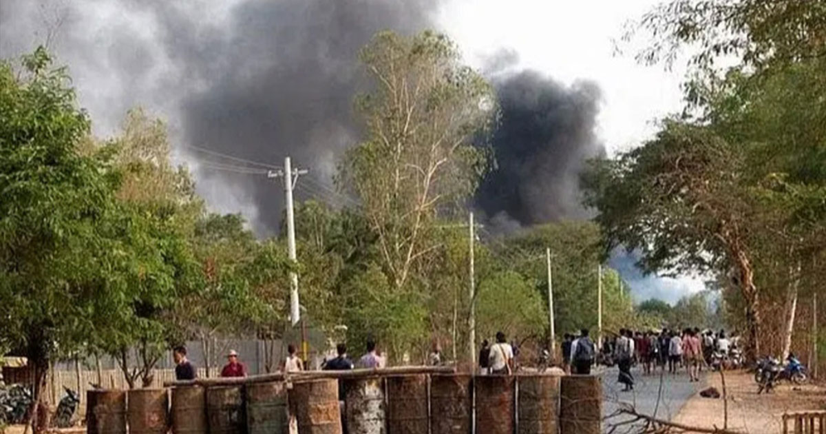 রাখাইনে চলছে বিমান হামলা, গোলাবর্ষণ,  নির্ঘুম রাত কাটছে সীমান্তবাসীর