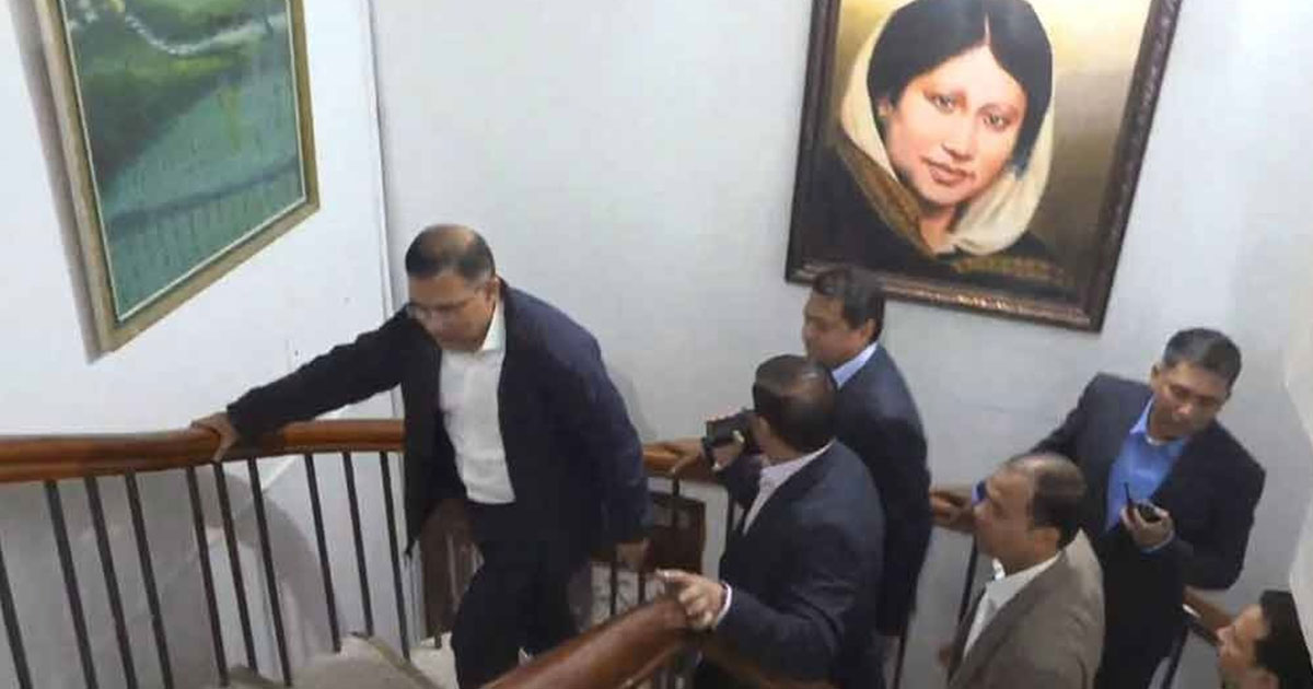 দেশে ফেরার পর প্রথমবার চেয়ারপারসন কার্যালয়ে তারেক রহমান