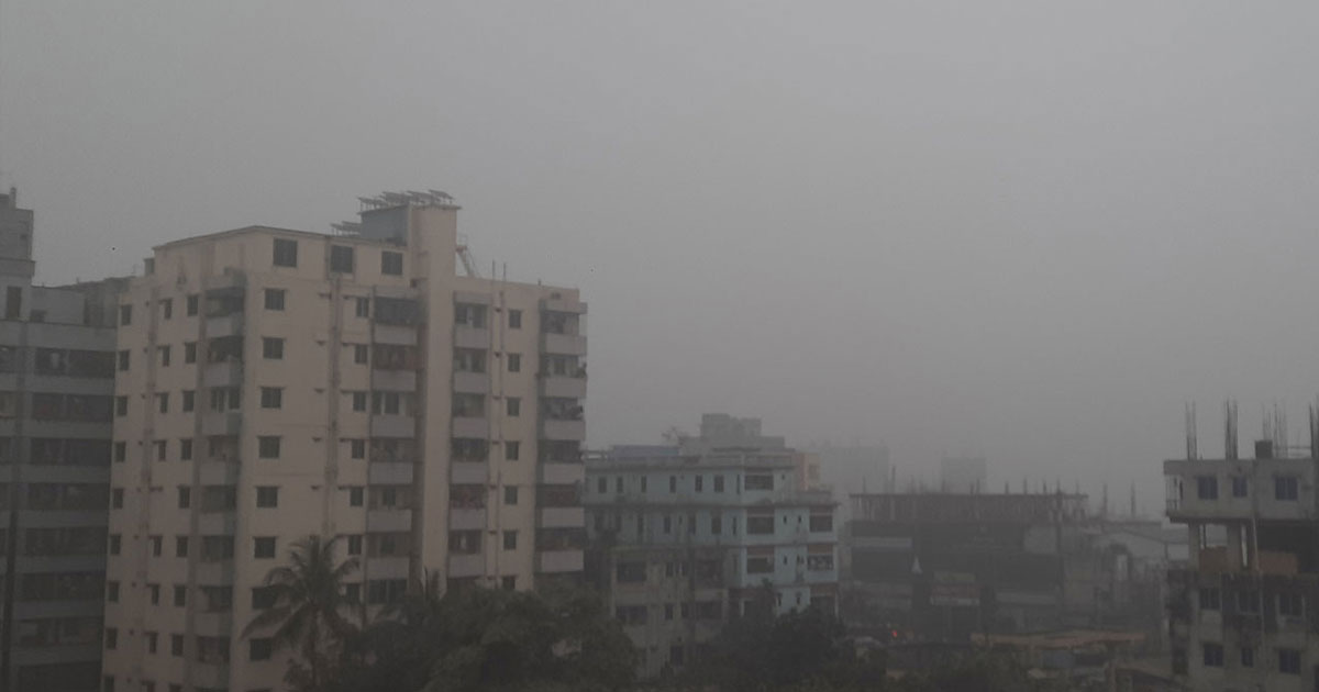 ঢাকায় মাঝারি কুয়াশায় শীতের দাপট অব্যাহত