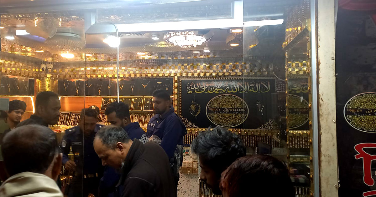 নোয়াখালীতে থানার পাশের সুপার মার্কেট থেকে ১২০ ভরি স্বর্ণ চুরি