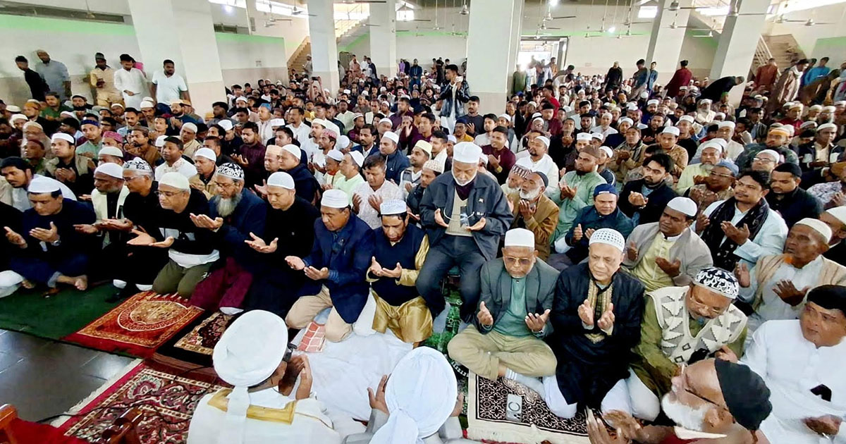 বগুড়ায় খালেদা জিয়ার রুহের মাগফেরাত কামনায় দোয়া মাহফিল