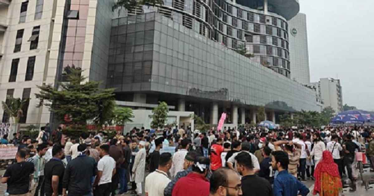 বিটিআরসি ভবনে হামলার ঘটনায় মামলা, আসামি ৫ শতাধিক