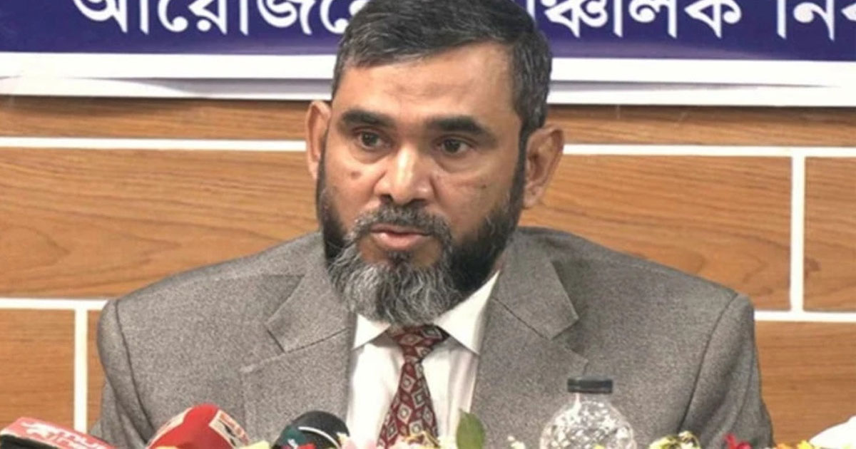 নির্বাচনের আগে অবৈধ অস্ত্র উদ্ধার জরুরি: ইসি সানাউল্লাহ
