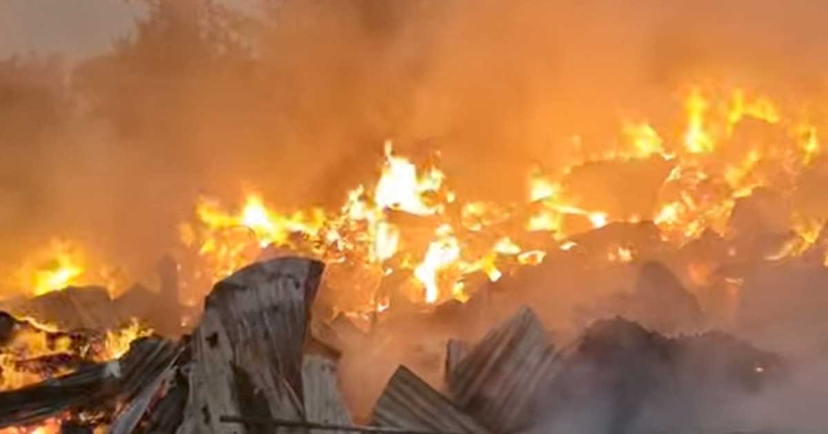 গাজীপুরে ঝুটের গুদামে আগুন, সাড়ে ৩ ঘণ্টা পর নিয়ন্ত্রণে