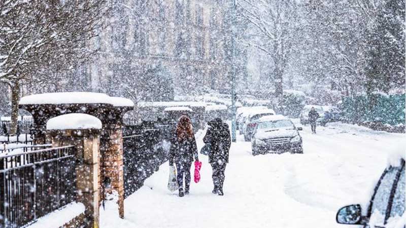 জার্মানিতে ভয়াবহ তুষারঝড়, বিপর্যস্ত জনজীবন