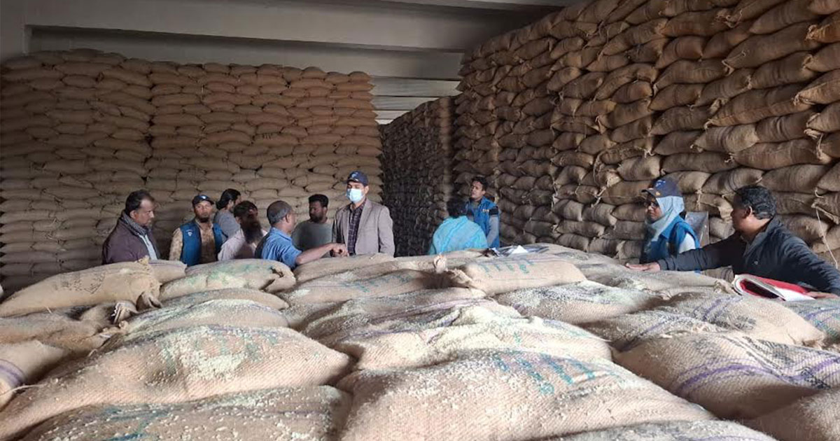 ঠাকুরগাঁওয়ে রেকর্ডবিহীন ৩ হাজার ৪৫০ কেজি চাল উদ্ধার