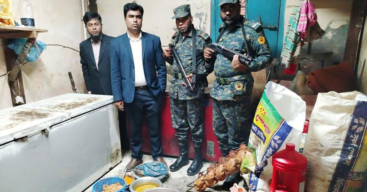 চাঁদপুরে বাসি খাবার সংরক্ষণ করায় হোটেল মালিকের জরিমানা