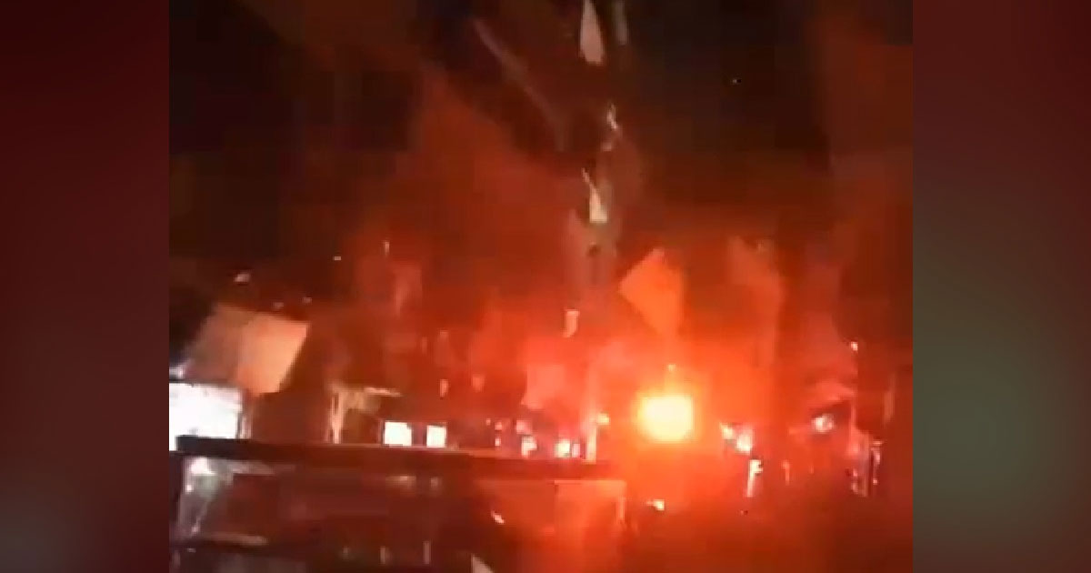 গুলিস্তানে জুতার কারখানায় আগুন