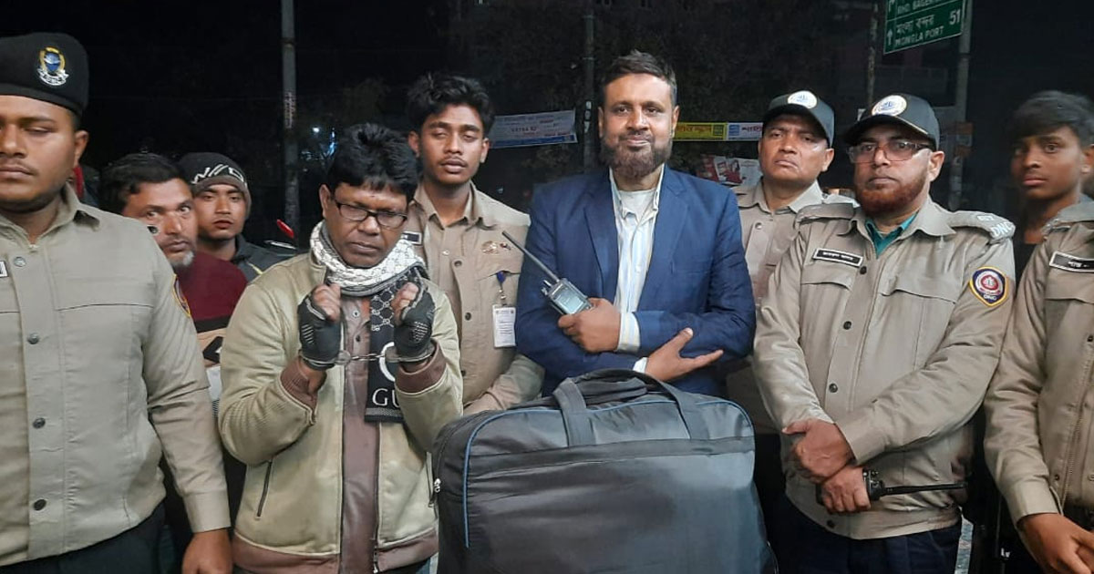 বাগেরহাটে ১১ কেজি গাজাসহ মাদক ব্যবসায়ী আটক