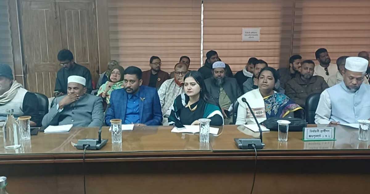 জয়পুরহাটে প্রার্থীদের মধ্যে প্রতীক বরাদ্দ, চূড়ান্ত লড়াইয়ে ৮ জন