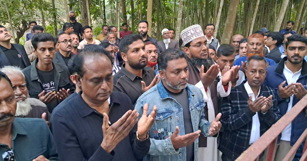 বাগেরহাটে আলিফ সিয়ামের কবর জিয়ারত করলেন এম এ এইচ সেলিম