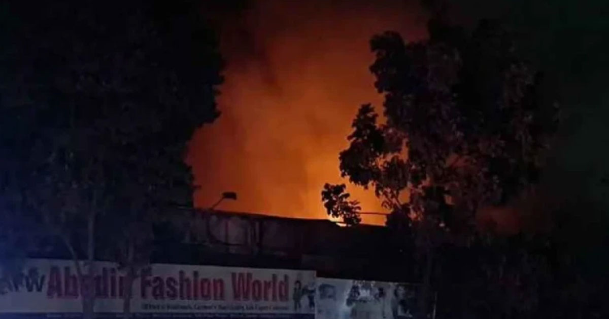 রাজধানীর ভাটারায় মার্কেটে ভয়াবহ আগুন