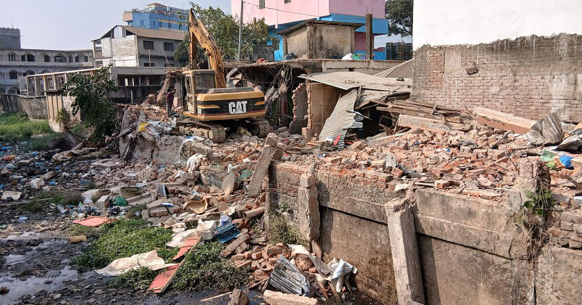 দাগনভূঞায় ১৯ বছর পর খাল দখলমুক্ত অভিযান