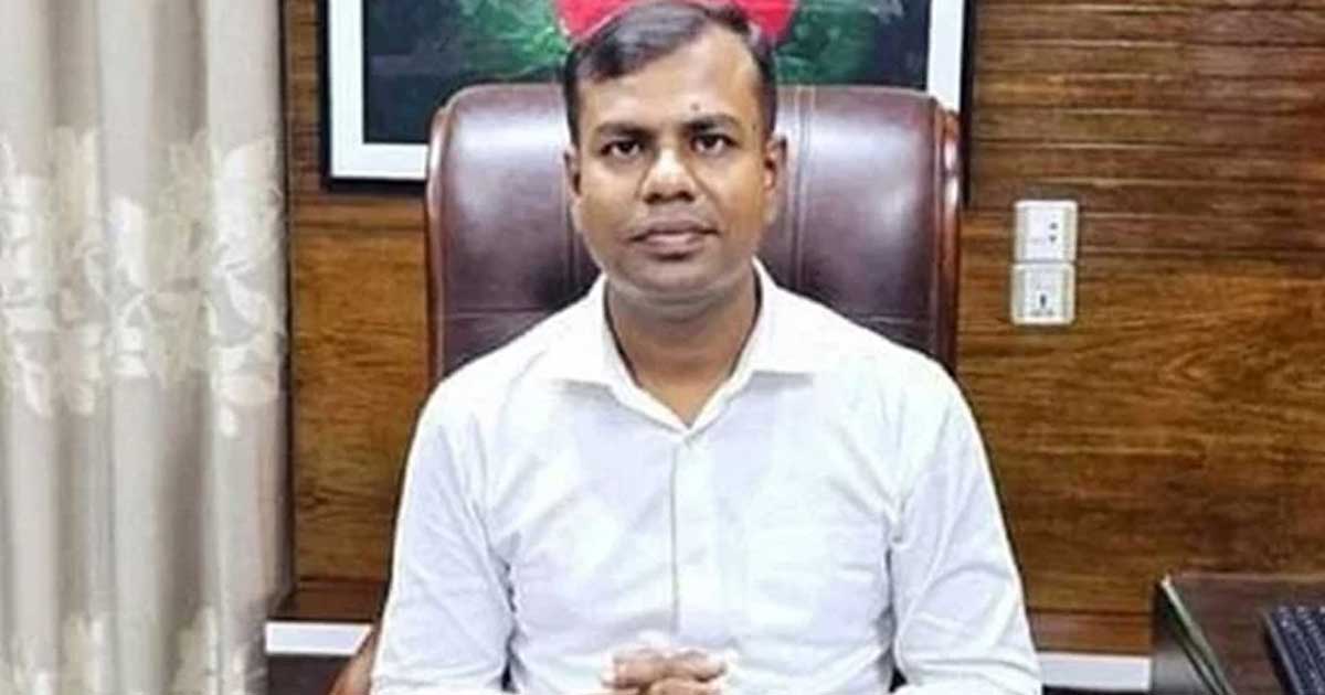 চাচাকে বাবা সাজিয়ে মুক্তিযোদ্ধা কোটায় চাকরি: সিনিয়র সহকারী সচিব কারাগারে