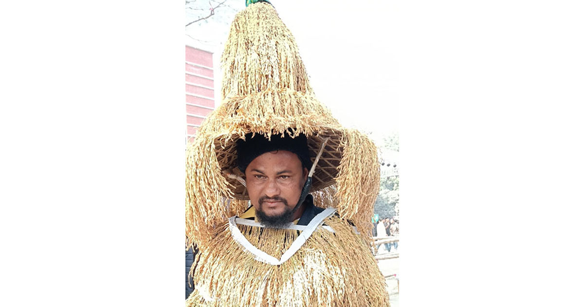 ২০ কেজি ধানের শীষ শরীরে নিয়ে তারেক রহমানকে দেখতে এসেছেন কাদের