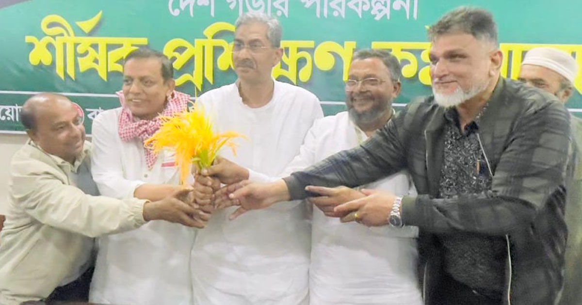 বিএনপির প্রার্থীর পক্ষে সমর্থন দিয়ে সরে দাঁড়ালেন স্বতন্ত্র প্রার্থী
