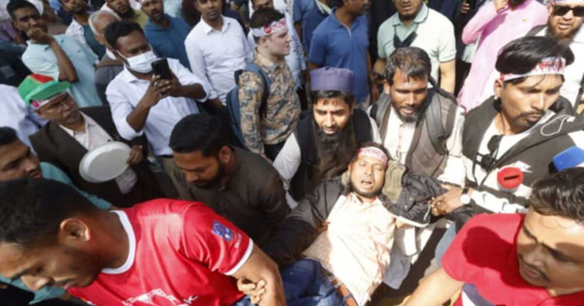 নবম পে-স্কেলের প্রজ্ঞাপন না হলে রাজপথ ছাড়বো না: সরকারি কর্মচারী