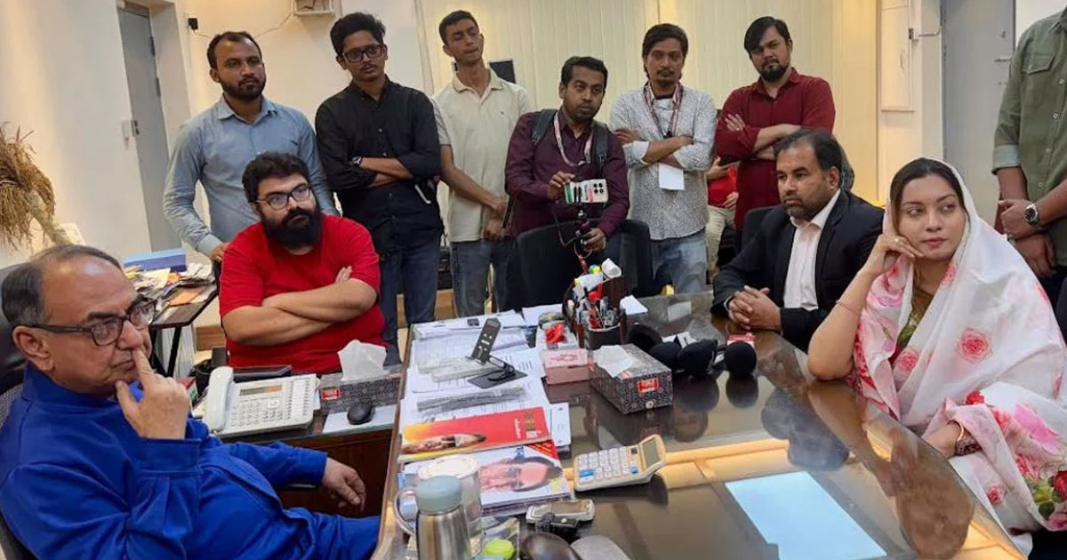 মির্জা আব্বাসের বাসায় মেঘনা আলম