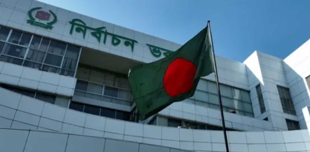 ভোটকেন্দ্রে মোবাইল বহনের নিষেধাজ্ঞা প্রত্যাহারের আশ্বাস দিল ইসি