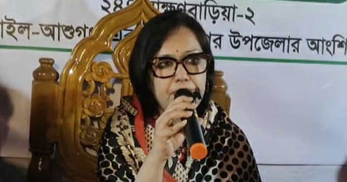 রুমিন ফারহানা সংবাদ সম্মেলন করে প্রশাসনের হস্তক্ষেপ চাইলেন