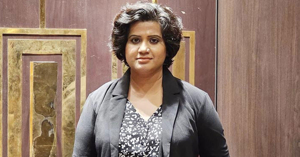 বাহির বলে ‘না’ ভেতর বলে ‘হ্যাঁ’