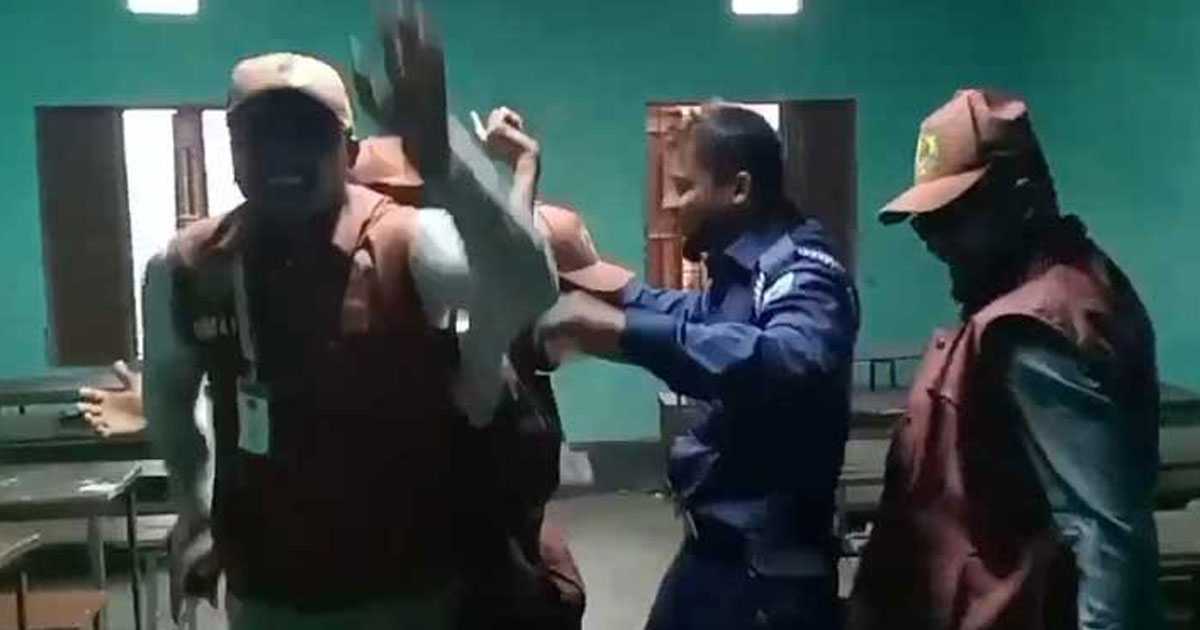 পাটগ্রামে পুলিশ-আনসারের নাচের ভিডিও ভাইরাল